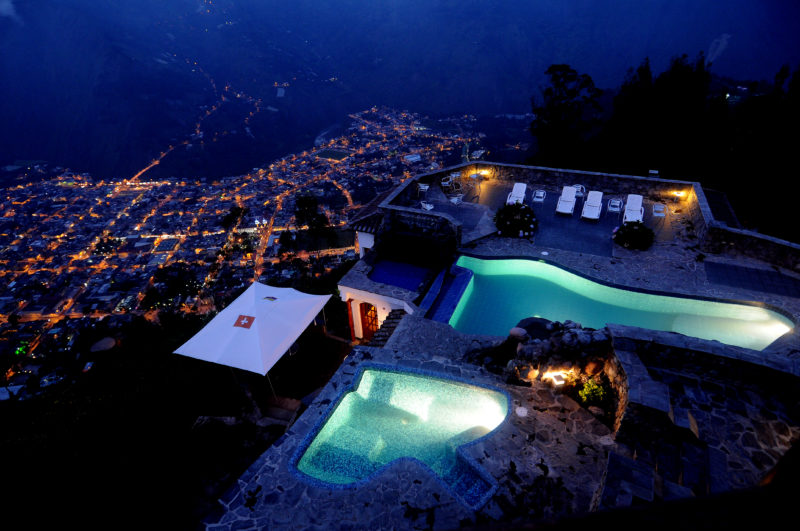 30 Vista a Baños desde las piscinas de Luna Runtun Ecuador